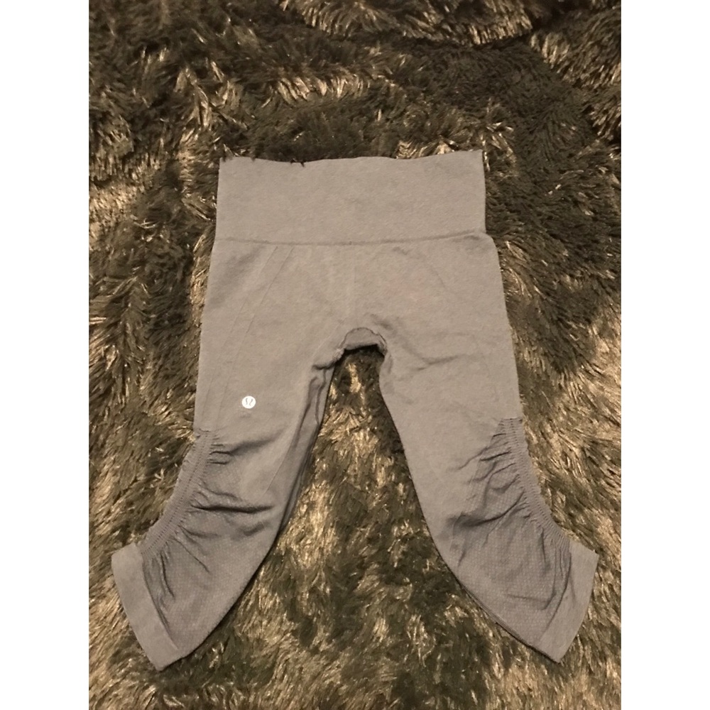 Lululemon EBB TO FLOW CROP BOTTOMS